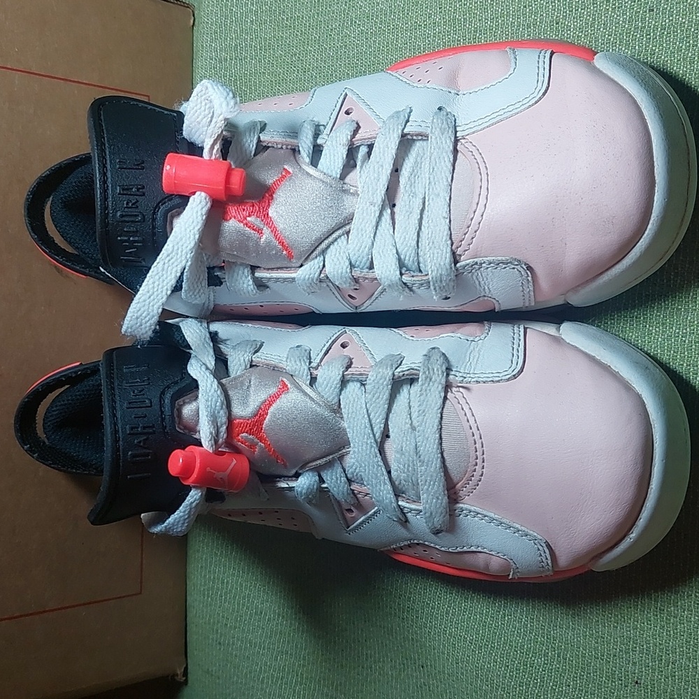 Jordan 6s  Retro Low Atmosphere US 4.5y